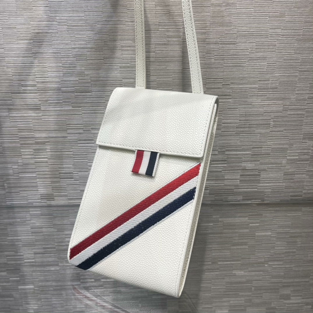 Slash pattern mobile phone bag