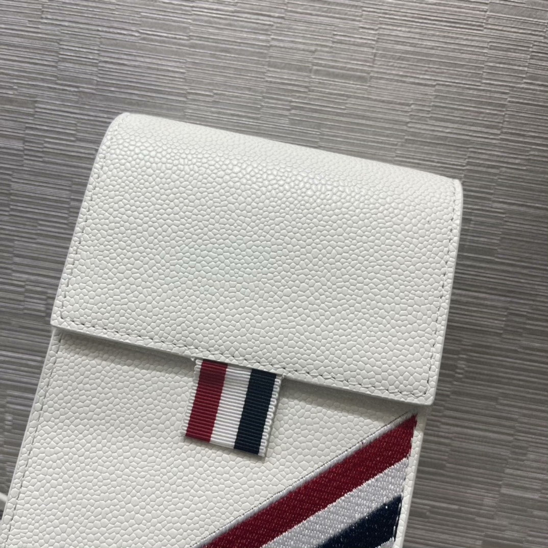 Slash pattern mobile phone bag