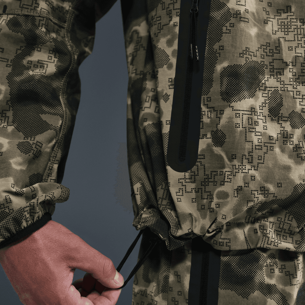 Nike Tech -FIT Woven Camo Windrunner Oversized Jacket