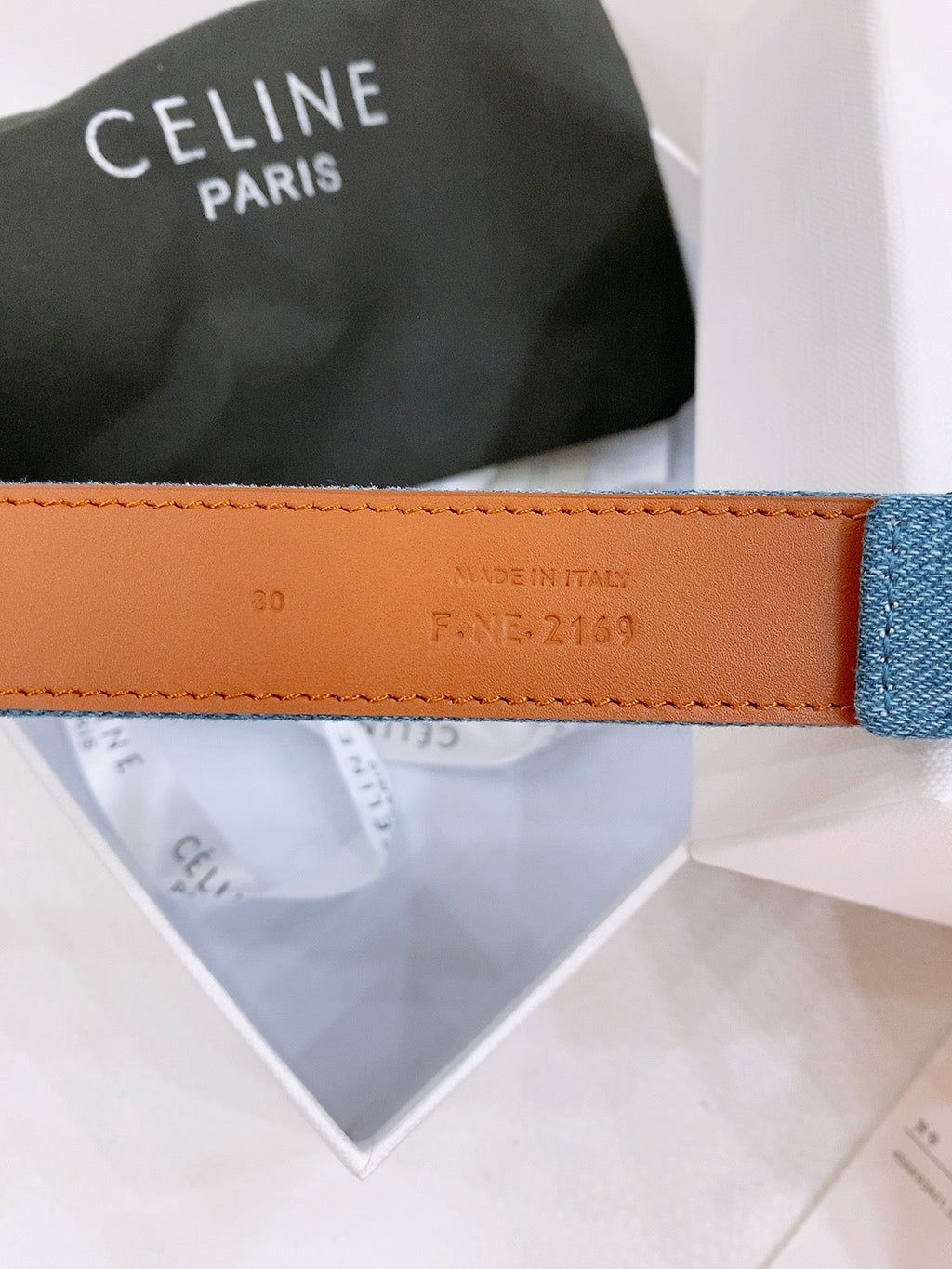 CELINE 25S BELT TRIOMPHE TAURILLON 25MM IN BROWN CALFSKIN AND DENIM 558353