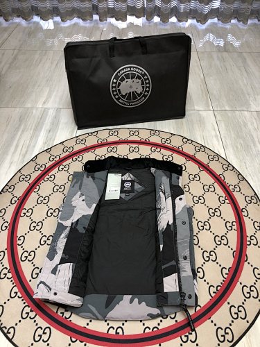 Canada Goose Camo Freestyle Crew Down Vest