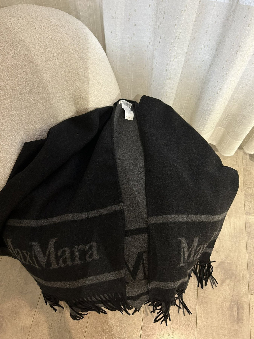 Max Mara Reversible Fringed Cashmere Wrap