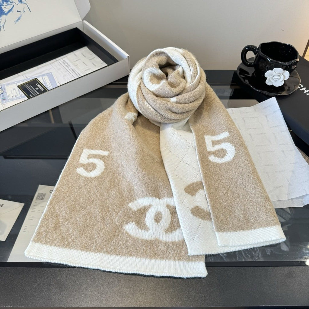 Chanel Logo Motif Knit Scarf