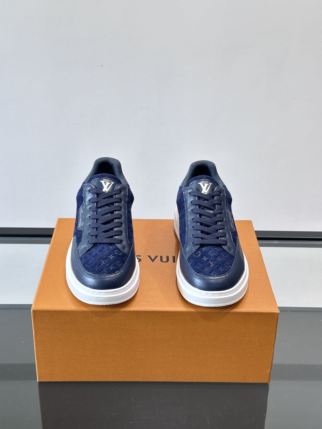 Louis Vuitton Embossed Low-Top Sneakers - Embossed Patterned Leather And Suede Upper