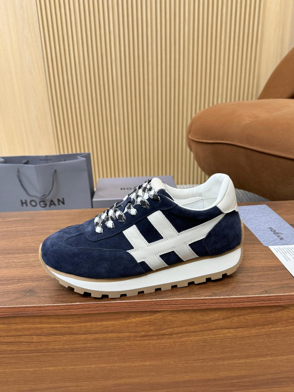 Hogan Leather Low-Top Sneakers